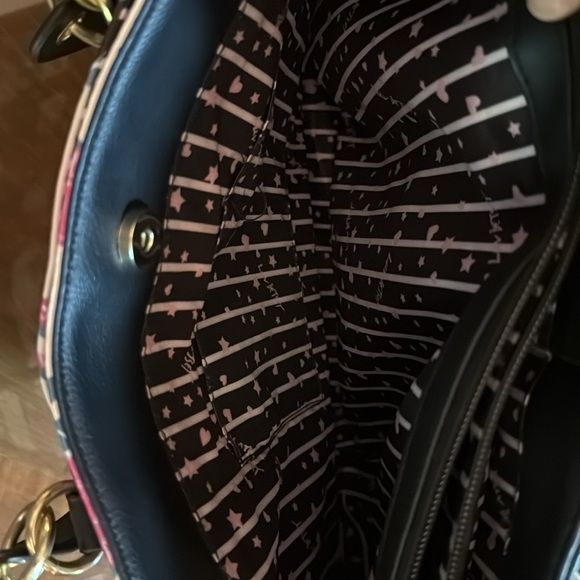 Sassy black & floral Betsey Johnson shoulder bag by Luv Betsey. Gently used. - Picture 7 of 11